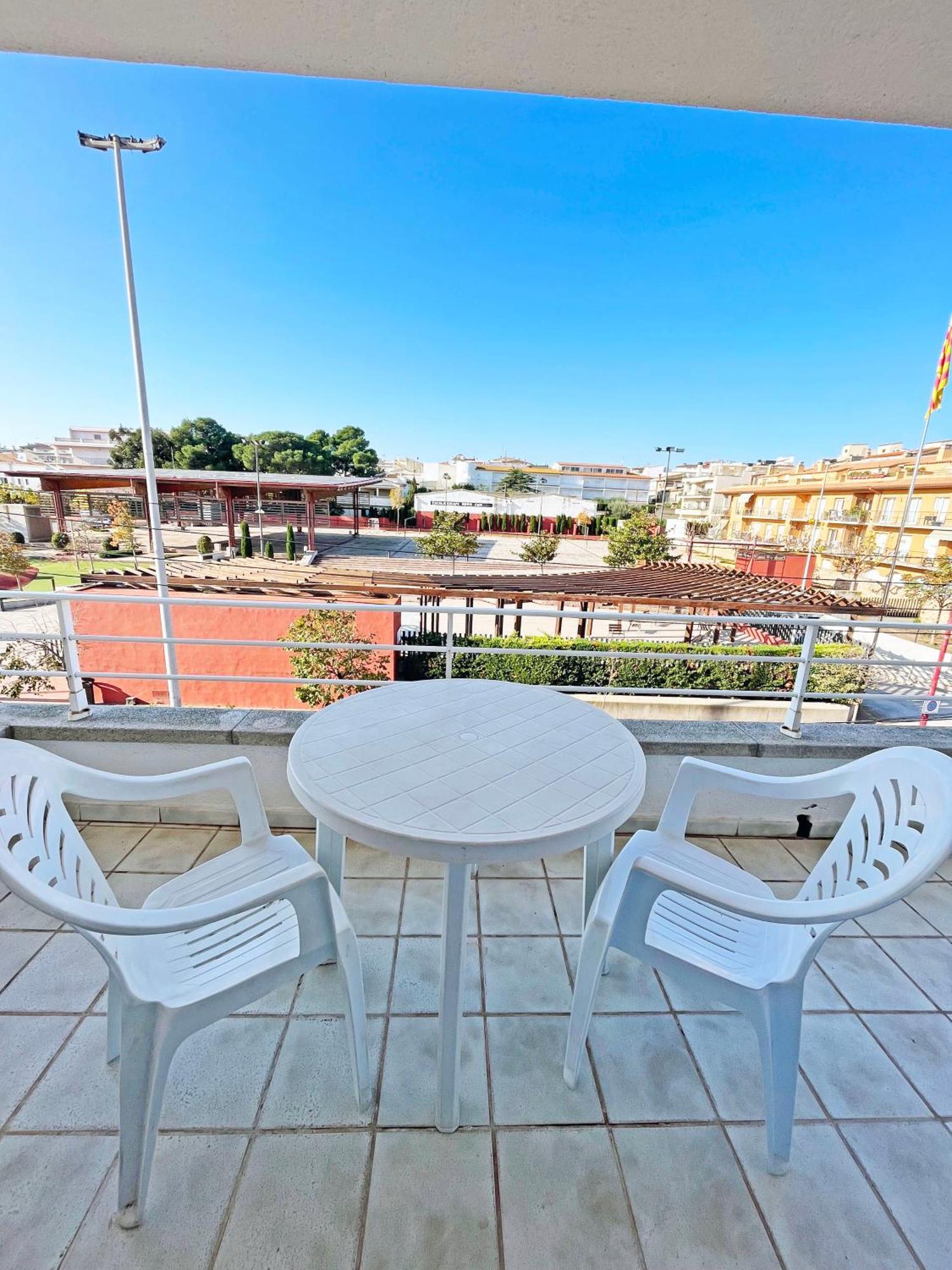 Apartamento De 3 Habitaciones En El Centro L' Escala Esterno foto