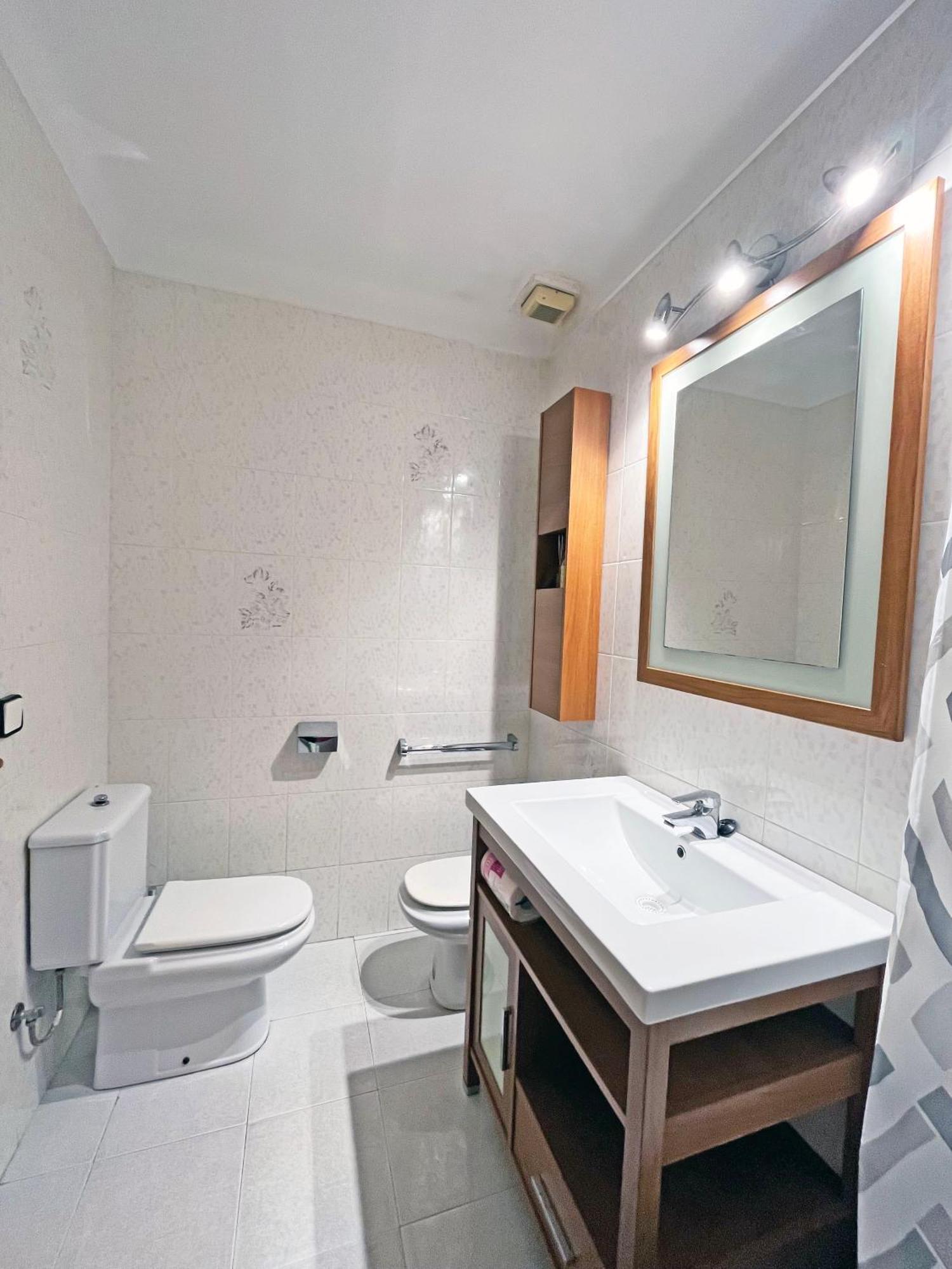 Apartamento De 3 Habitaciones En El Centro L' Escala Esterno foto