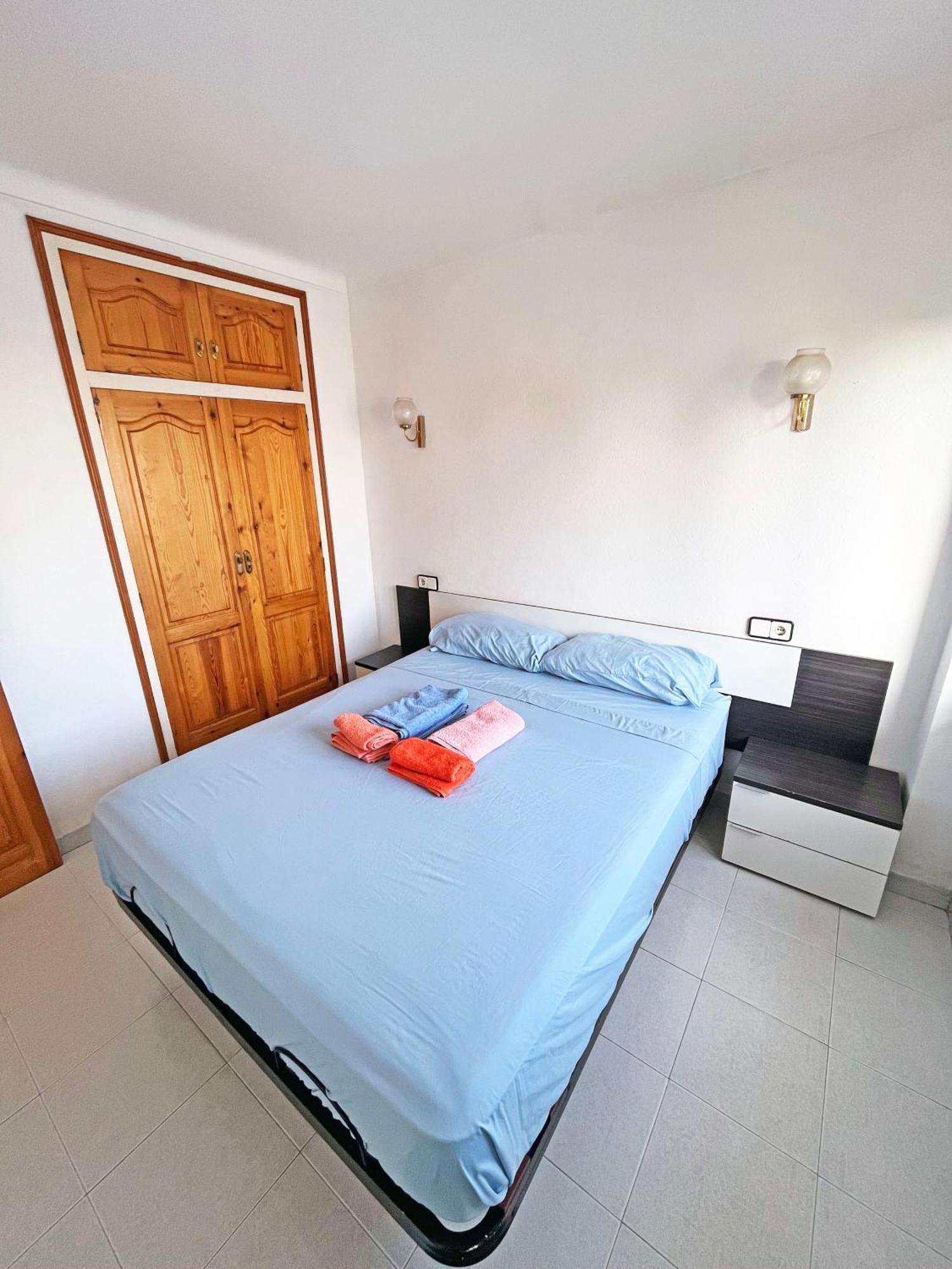 Apartamento De 3 Habitaciones En El Centro L' Escala Esterno foto