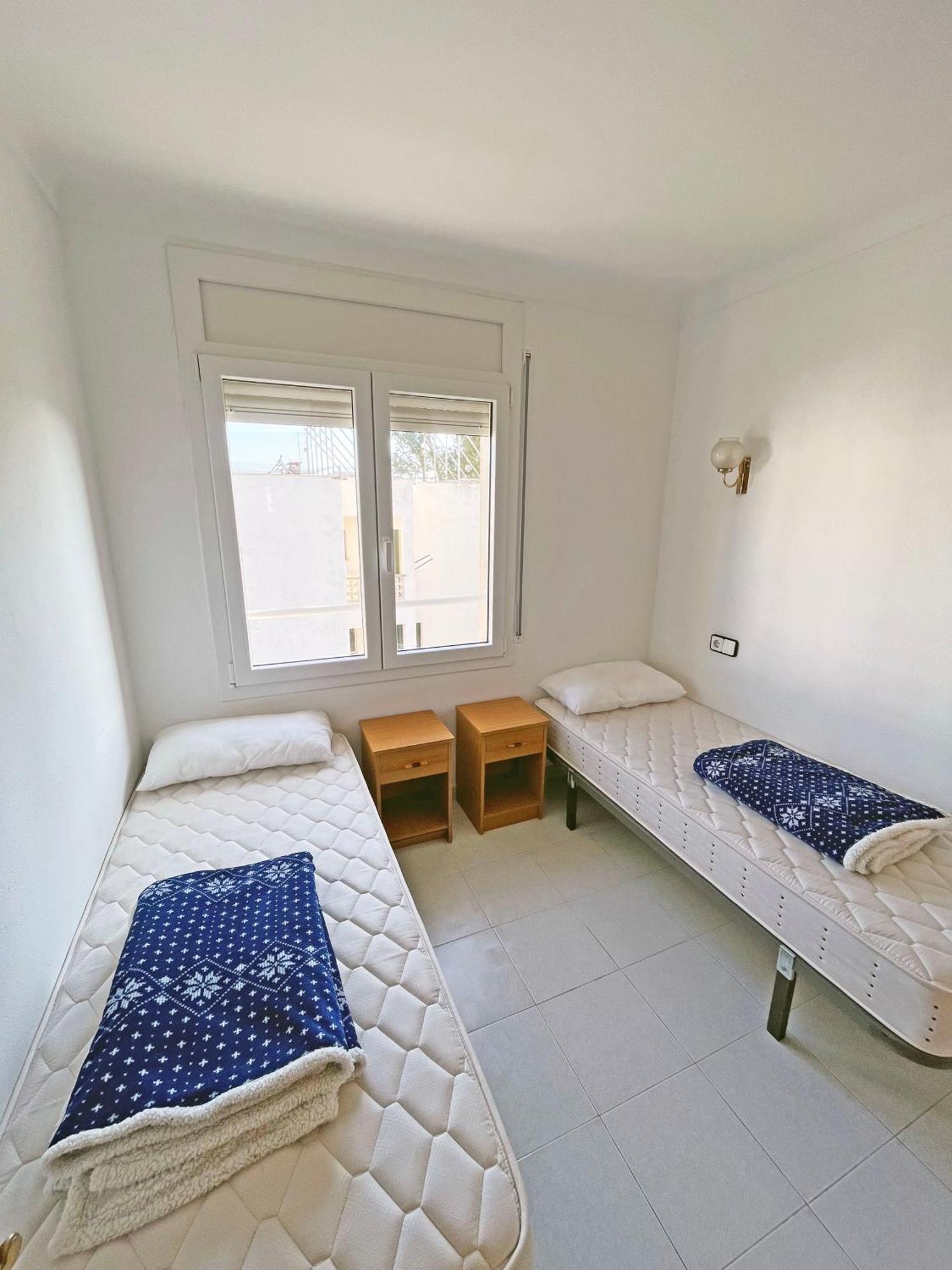 Apartamento De 3 Habitaciones En El Centro L' Escala Esterno foto